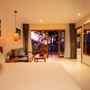 Premium Deluxe Double Room with Ocean View