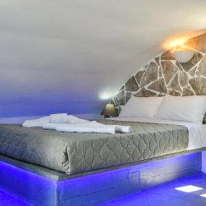 Deluxe Suite with Spa Bath and Sea View