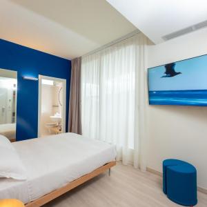 Queen Room with Balcony and Sea View
