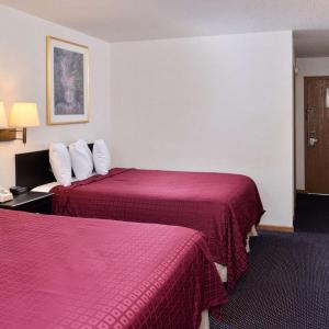 Queen Room with Two Queen Beds - Non-Smoking