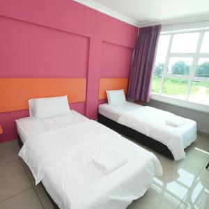 Twin Room with View