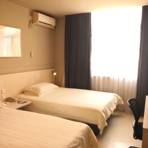 Zero Press Standard Twin Room B