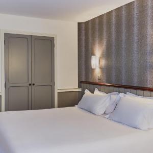 Street View - Double / Triple Comfort Room 