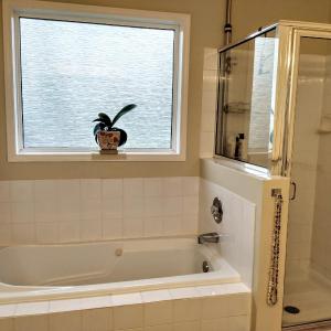 Suite with Hot Tub
