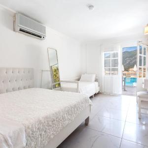 Standard Triple Room with Sea View
