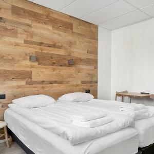 Studio Apartment - Basement