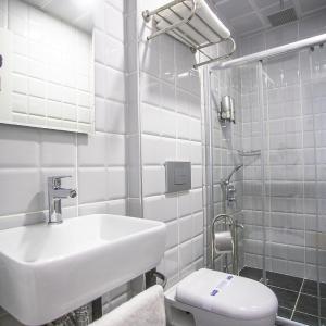 Double or Twin Room with Bathroom