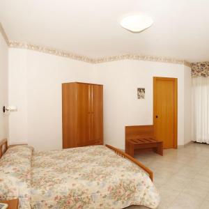 Economy Triple Room