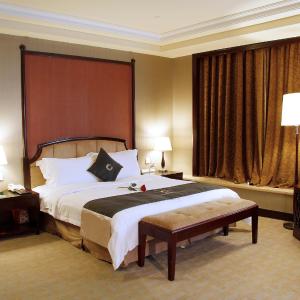 Elite Queen Room