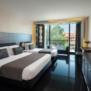 Superior Twin Room with City View - Hot Deal