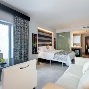 Junior Suite (2 Adults)