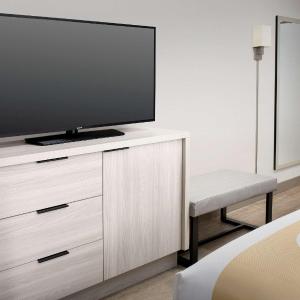 Upgraded King Room- Non Smoking