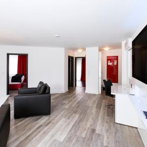 Deluxe King Suite