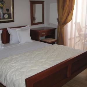 One-Bedroom Apartment with Balcony and Sea View