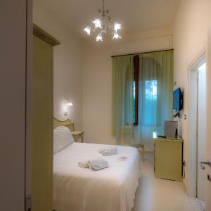 Classic Double Room with Small Double Bed
