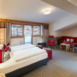 Suite with Mountain View
