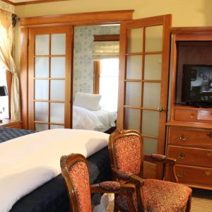 Queen Suite