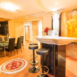 Suite with Hot Tub