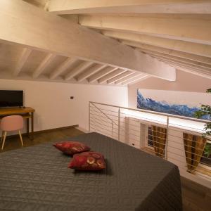 Suite with Mountain View