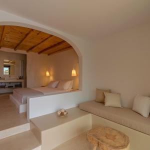 Deluxe Suite with Sea View (Two Types)