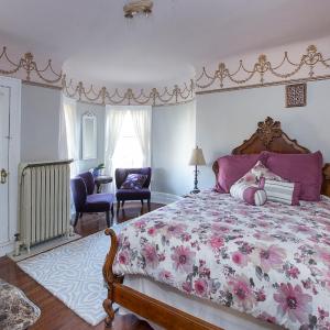 Queen Room with Balcony