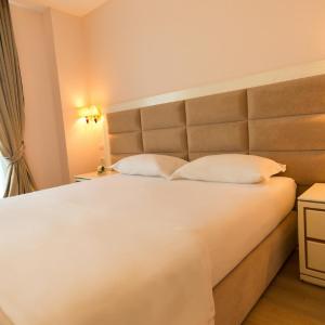 Deluxe Double or Twin Room with Balcony