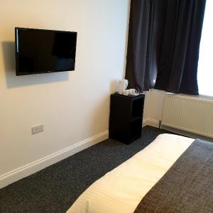 Twin Room with Private Bathroom