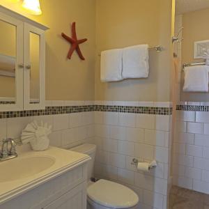 Upper One-Bedroom Suite 