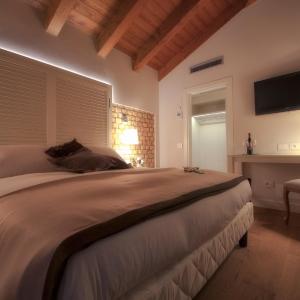 One-Bedroom Apartment (2 Adults)