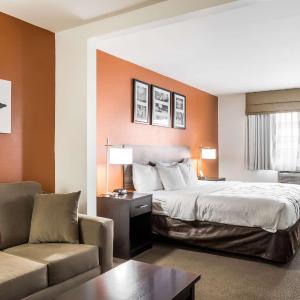 King Suite with Sofa Bed - Non-Smoking