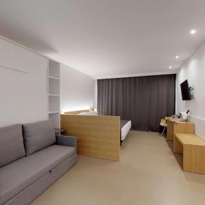 Quadruple Room (2 Adults + 2 Children)