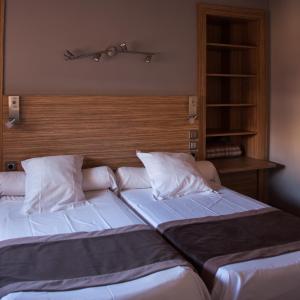 Standard Twin Room with Court View