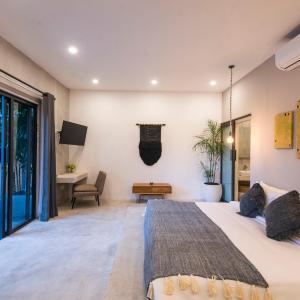 Deluxe Studio with Kitchenette