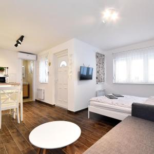 Deluxe Studio