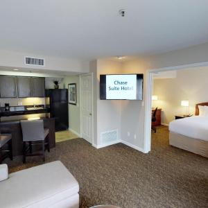 One Bedroom King Suite - ADA Accessible
