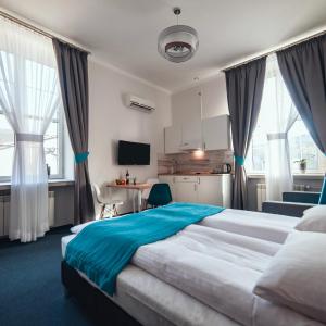 Deluxe Double Room (2 Adults + 1 Child)