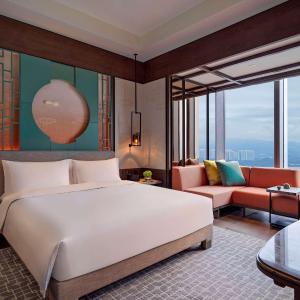 King Room with Skyline View 