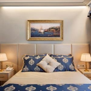 Deluxe Double Room (2 Adults + 1 Child)