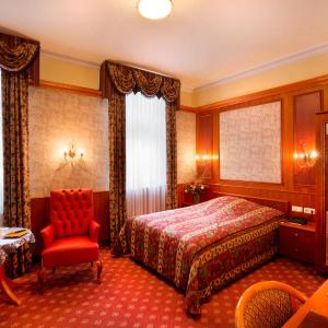 Superior Room with Queensize Bed