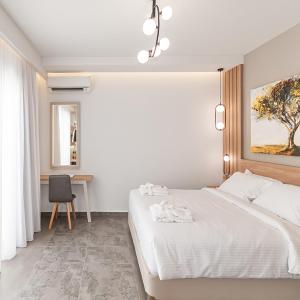 Junior Suite with Pool View