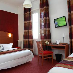 Triple Room (1 Double Bed + 1 Single Bed)