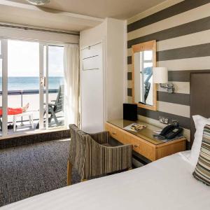 Triple Room with Sea View and Balcony