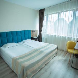 Family Suite (2 Adults + 2 Children)