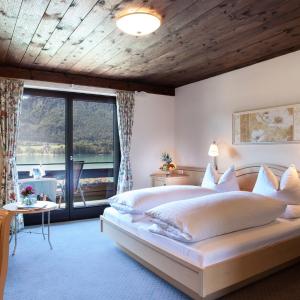 Double Room with Lake View
