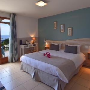 Comfort Room with Sea View and Terrace