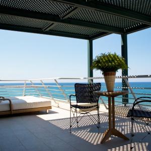 Mythica Executive Suite, Sea View