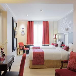 Grand Deluxe Twin Room