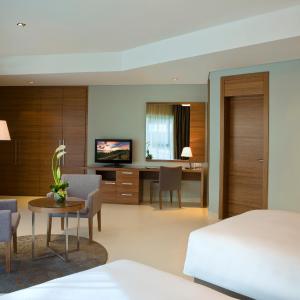 City View Duplex Three Bedroom Apartment with Balcony