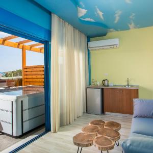 Suite with Private Jacuzzi®