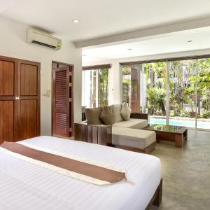 Pool Villa View